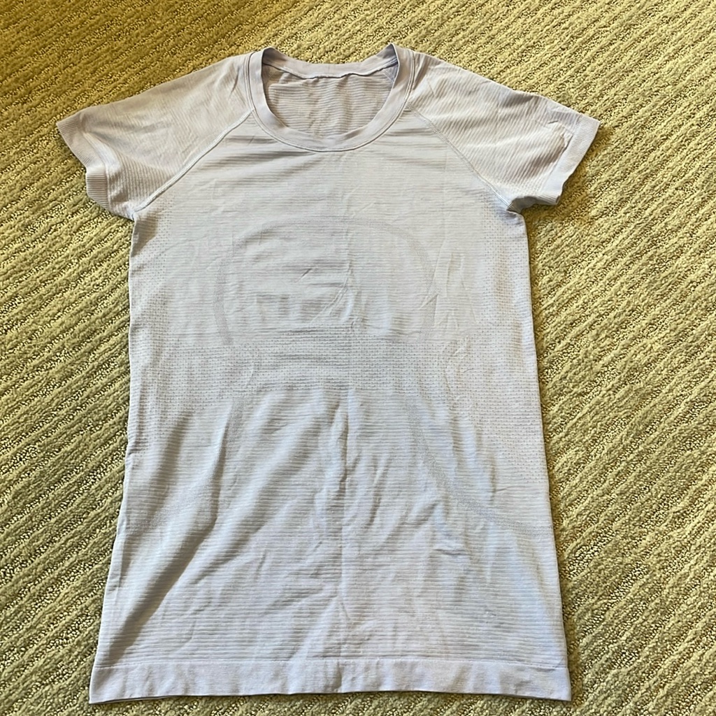 Lululemon Swiftly Tech Short Sleeve Shirt 2.0 Size 6 Lilac Smoke